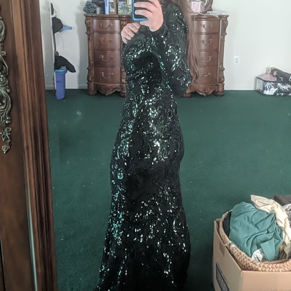 Black dress with green sequins - Picture 6 of 6